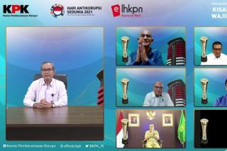 Gubernur Syamsuar Satu-satunya di Indonesia Terima Penghargaan LHKPN 2021