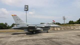 Suara Dentuman Keras di Langit Kampar, Ternyata dari Pesawat Tempur F-16