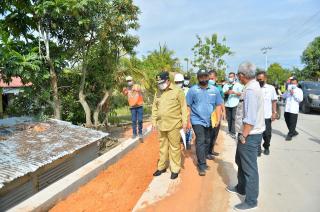 Wagub Riau Cek Proyek Pembangunan di Inhil, Begini Hasilnya