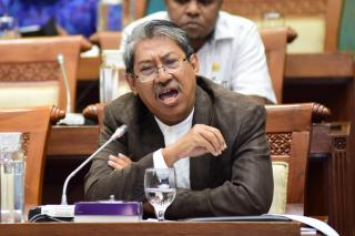 DPR RI: Pemerintah Ugal-ugalan, Premium Dihapus, Gas dan Listrik Malah Naik
