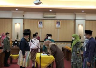 Sekdaprov Lantik 392 Pejabat Fungsional di Lingkungan Pemprov Riau