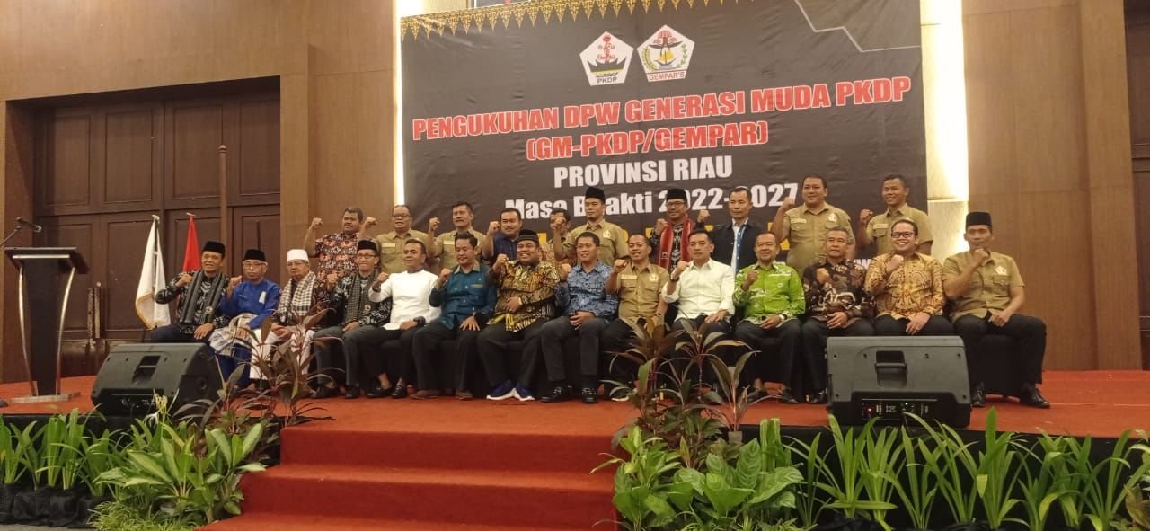 Kaban Kesbangpol Hadiri Pelantikan Ketua Umum GEMPAR Amran Tambi
