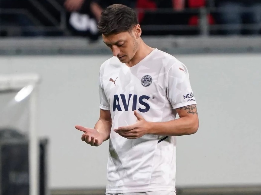 Usai Luis Milla, RANS Cilegon FC Berniat Datangkan Mesut Ozil?