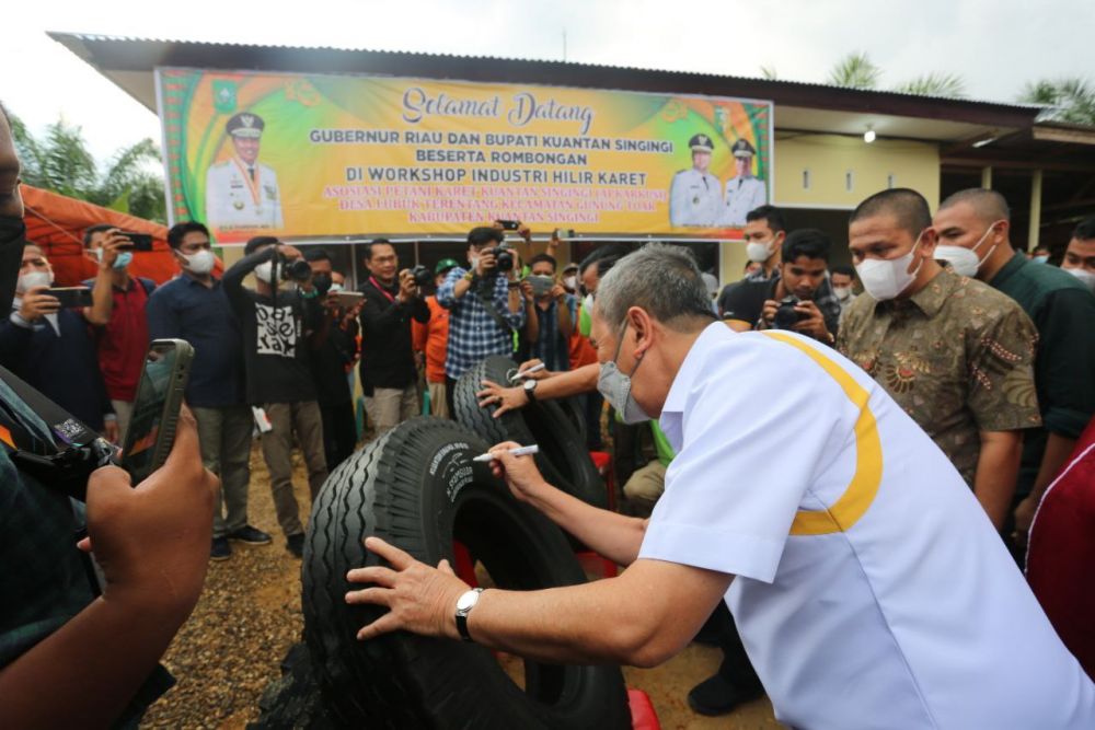 Gubri Dorong Pengembangan Industri Hilir Karet di Riau