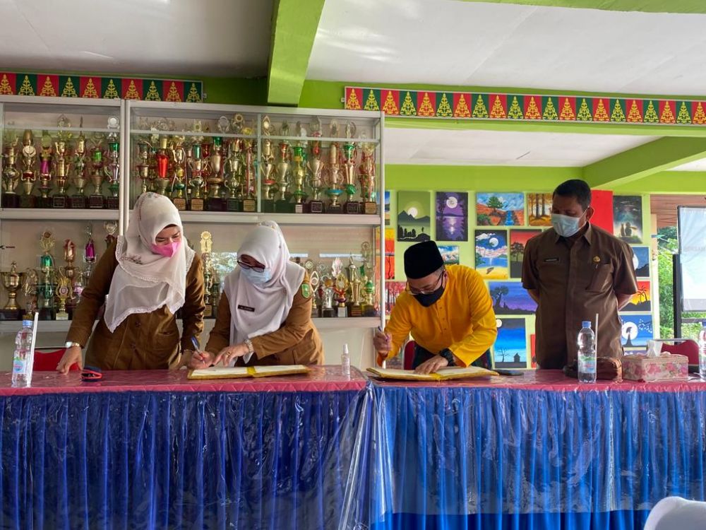 Jemput Calon Mahasiswa, Rektor Unilak Motivasi Siswa SMAN 6 Pekanbaru