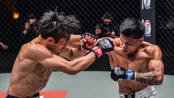 ONE Championship: Elipitua Siregar Takluk dari Petarung Gaek Jepang