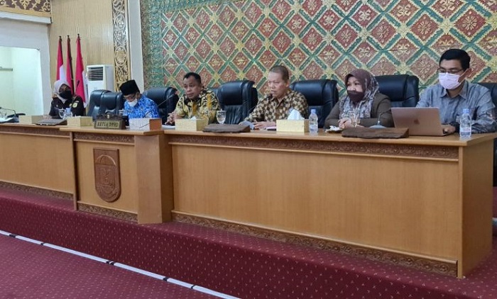 Dihadapan Anggota DPRD Pelalawan, Pascasarjana UIR Sosialisasikan Program dan S3