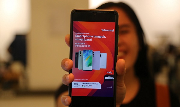 Telkomsel dan Samsung Hadirkan Paket Bundling Samsung Galaxy S21FE 