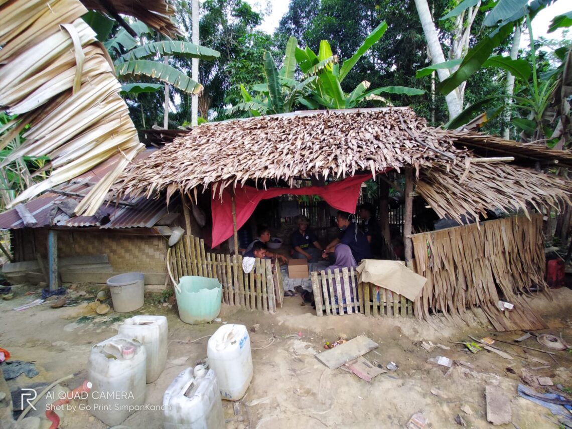 Warga Rohil Ini Sejak Tahun 2019 Tinggal Dalam Gubuk Mirip Kandang Ayam