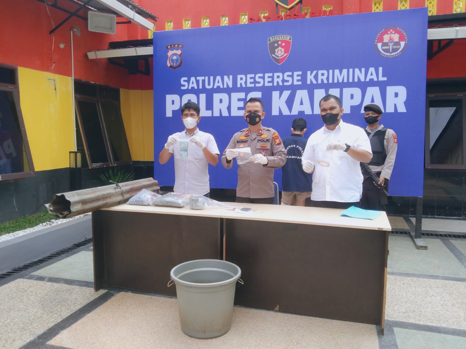 Pembunuh Guru MDA Muara Jalai di Kampar Ditangkap Bersama Istri di Hotel Pekanbaru