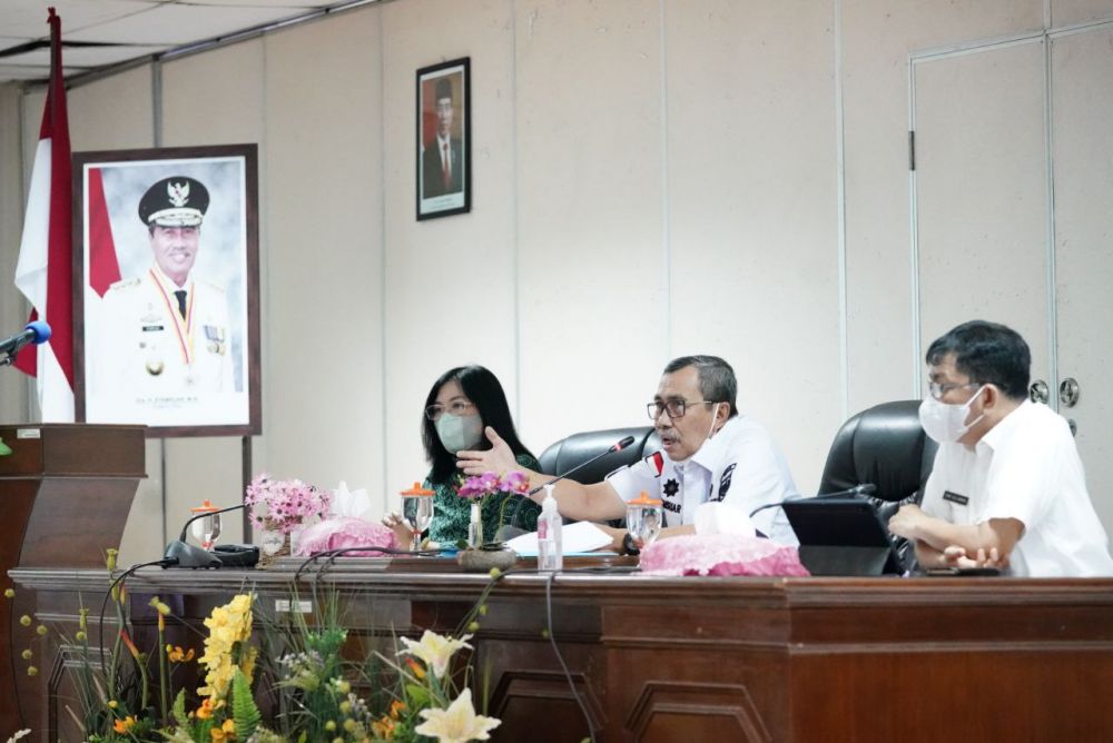 Hadirkan Pakar Pengembangan, Gubri Ingin Riau Tetap Pertahankan Penghasil Kelapa Terbesar Nasional