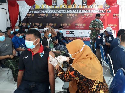 Antisipasi Virus Varian Omicron, Petugas Dan Warga Binaan Lapas Rohul di Vaksinasi 
