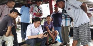 Bupati Rohil Tinjau Kapal Ilegal Fishing Yang Diamankan Nelayan