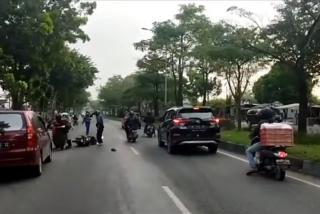 Pemotor Berjatuhan di Jalan Arifin Achmad Pekanbaru, Polisi Bilang Begini
