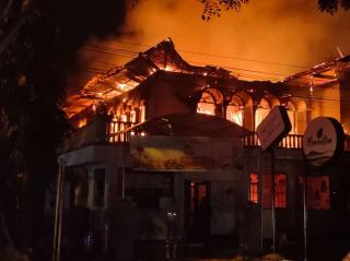 Kebakaran di Kafe Jalan Sumatera, Barang Antik Bernilai Miliaran Terbakar, 20 Kucing Terjebak