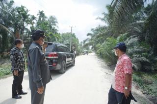 Sempat Viral di Medsos, Jalan Sungai Ara Km 8 Diperbaiki Pemkab Inhil