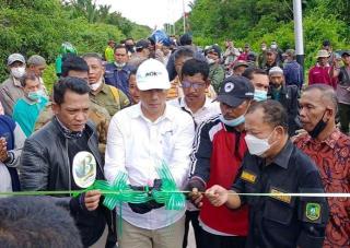 Bupati Meranti Resmikan Jalan Lintas Tanjung Sari - Teluk Buntal