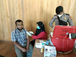 Polres Meranti Gelar Vaksinasi Massal di Desa Lukun