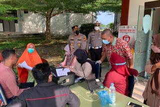 Kapolres Rohul Tinjau Vaksinasi Massal di Gerai Masjid Islamic Center
