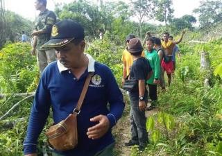 Tim BBKSDA Riau Halau Kawanan Gajah Liar yang Hendak Masuk Pemukiman Warga Cinaku Inhu