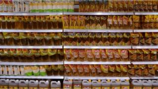 Pemerintah Mulai Berlakukan Harga Minyak Goreng Rp14.000 per Liter Mulai Hari Ini