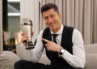 Selamat! Kalahkan Messi dan Salah, Robert Lewandowski Terpilih Jadi Pemain Terbaik FIFA 2021