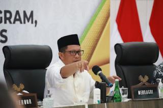 Bupati Kampar Diminta Mendagri Percepat Vaksinasi 70 Persen
