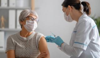 Pantangan dan Anjuran Setelah Vaksin Booster Menurut Dokter