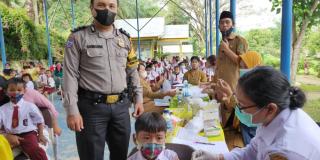 Polsek Bagan Sinembah Gencar Pendampingan Vaksinasi Anak 6-11 Tahun