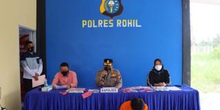 Bejad! Pria di Rohil Ini Buka Celana Dalam Balita Dan Rekam Kemaluannya Sambil Onani 