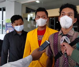 Tak Hanya Mahasiswa UNRI, Oknum Politisi IA Diburu Juga Oleh Mahasiswa Unilak Riau