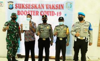 TNI, Polri dan ASN di Duri Bergandeng Tangan Sukseskan Vaksinasi Booster