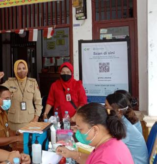 Pertama di Kecamatan Sukajadi, Masuk Kantor Lurah Kedung Sari Wajib Scan Barcode PeduliLindungi