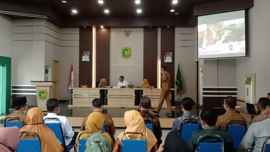 Rakor Bersama Kepsek SMA Sederajat, Bupati Adil: Tidak Ada Lagi Anak yang Tidak Kuliah