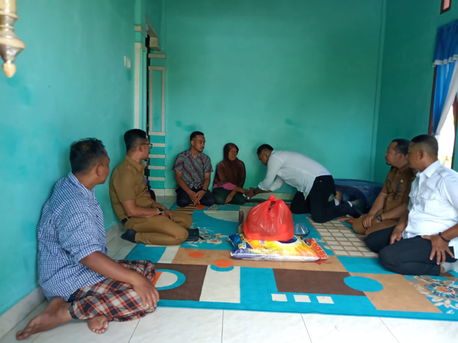 Pemkab Meranti Serahkan Bantuan Ke Ahli Waris Korban Kapal KLM Samudera