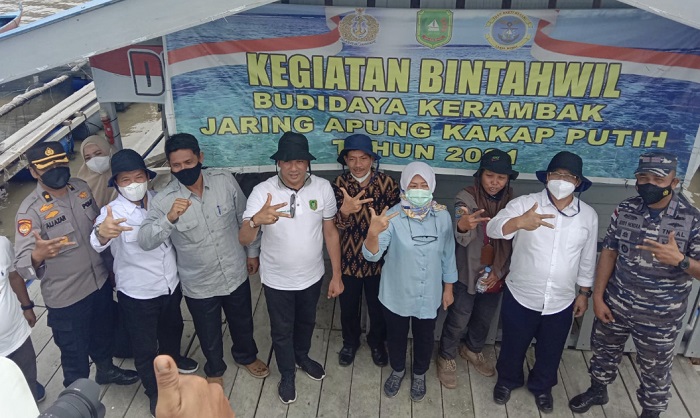 Bupati Meranti Panen Raya Ikan Kakap Putih di Desa Sialang Pasung Kecamatan Rangsang Barat