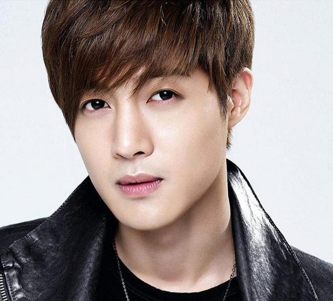 Penyanyi dan Aktor Kim Hyun Joong akan Menikah