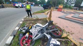 Tabrak Bundaran Tugu Songket Pekanbaru, Brakk! Personel Lanud Serda Yudis Tewas