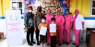 Kapolsek Bagan Sinembah Dan Istri Kunjungi Pelaksanaan Vaksin Anak di SDN 005 Gelora