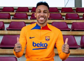 Sah, Pierre-Emerick Aubameyang Resmi Gabung Barcelona