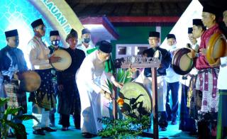 Buka MTQ Kecamatan Rangsang Barat, Bupati Adil Ajak Masyarakat Bumikan Alquran