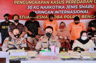 Polisi Gagalkan Pengiriman Sabu 30 Kg Dari Malaysia
