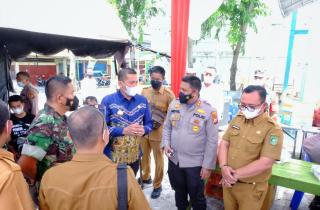 Bupati Adil Tinjau Vaksinasi Massal Polres Meranti