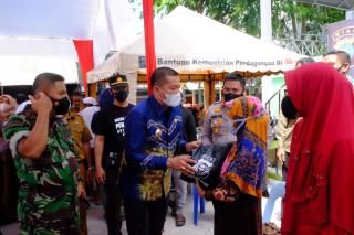 Nurhayati Bersyukur Terima Donor Darah Dari Bupati Adil