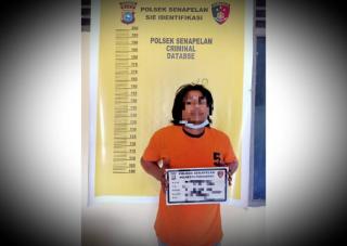 Residivis ini Terekam Kamera CCtv Mencuri Barang di Toko Sandal Laris Pekanbaru