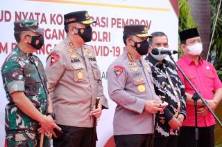 Kunker ke Isoter Asrama Haji Riau, Kapolri Interaksi Bersama Pasien