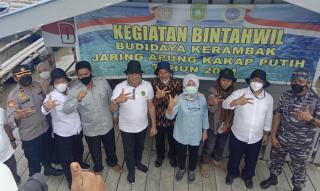 Bupati Meranti Panen Raya Ikan Kakap Putih di Desa Sialang Pasung Kecamatan Rangsang Barat