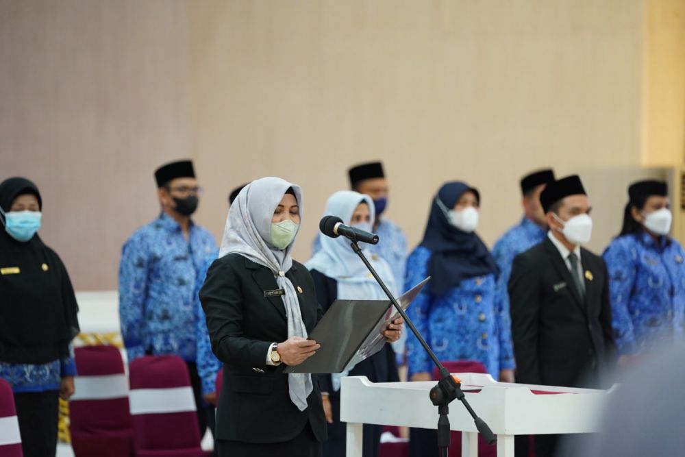 Gubri Lantik 18 Pejabat Administrator di Lingkungan Pemprov Riau, Ini Nama-namanya