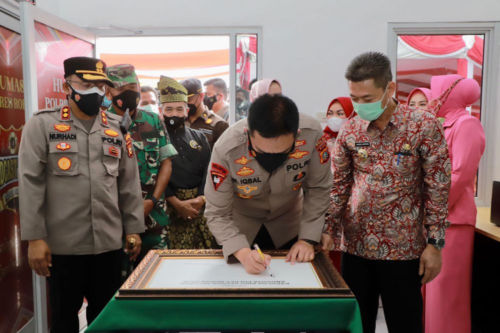 Kapolda Riau Resmikan Rumah Mural dan Rumah Penghubung di Rohil