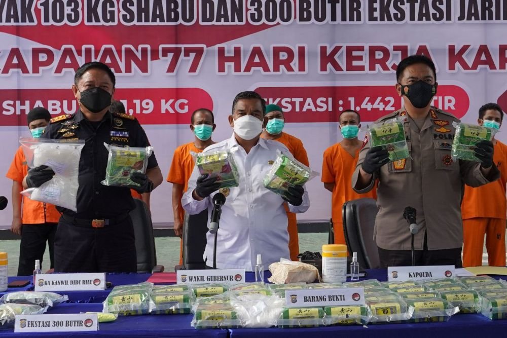 Polda Riau Ringkus 3 Tersangka, 61 Kg Sabu Diamankan